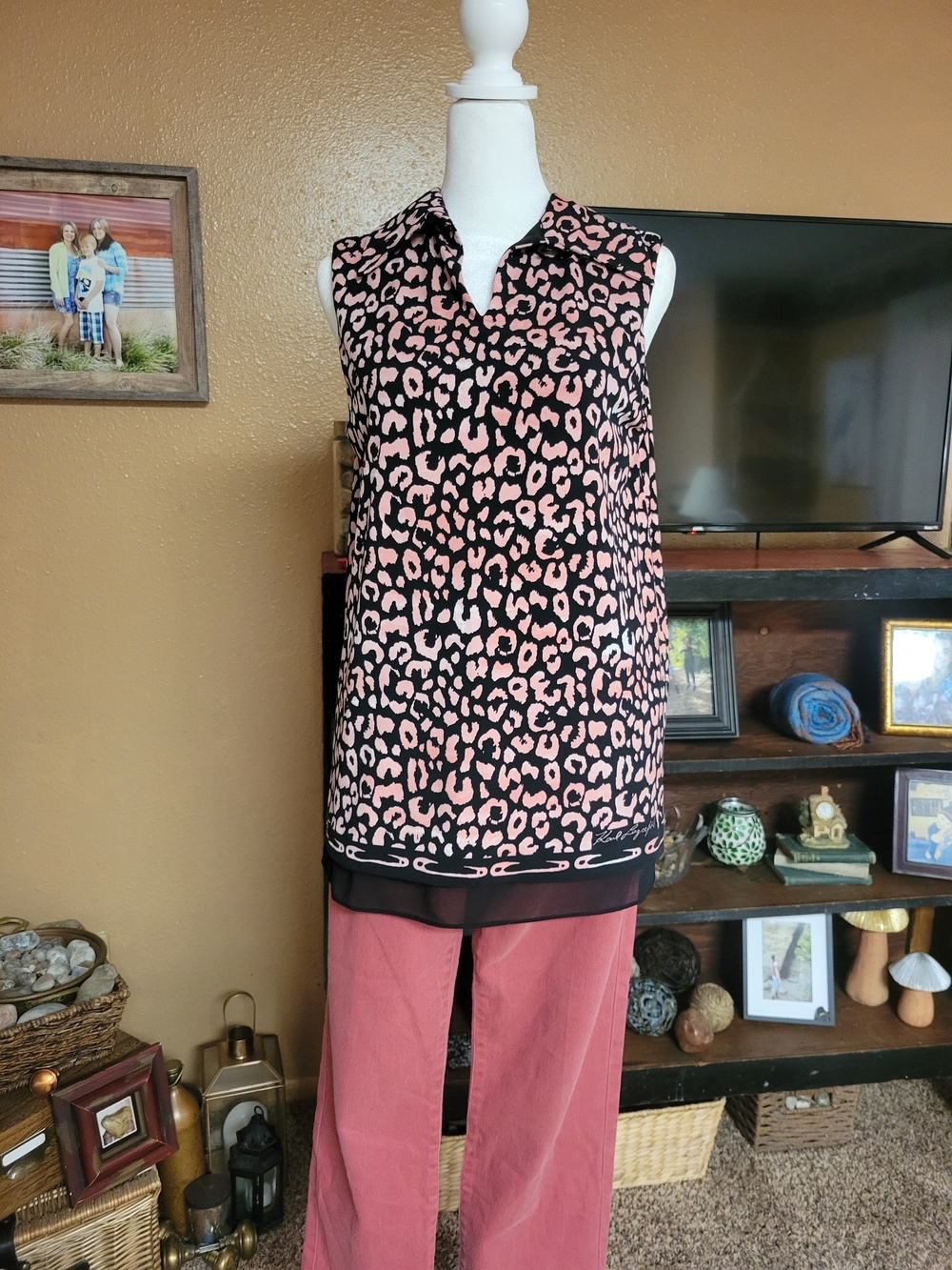 Karl Lagerfeld Black and Pink Leopard Print Sleeveless V-Neck Blouse